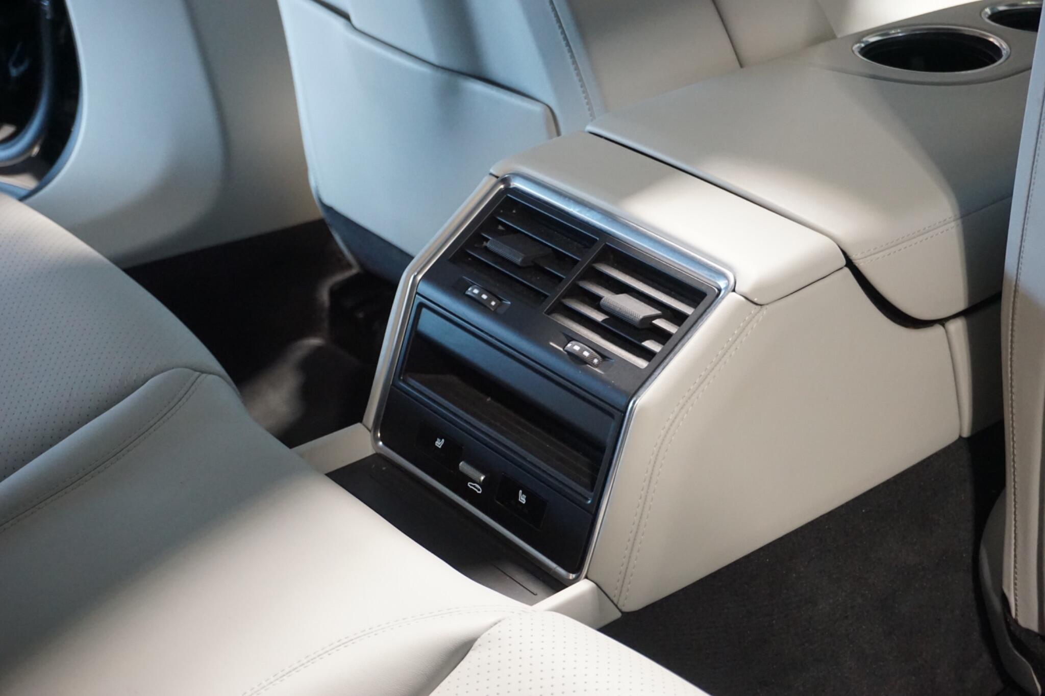 Porsche Panamera 2.9 V6 E-Hybrid 17.9kWh 4 Platinum Edition Sport Turismo 5dr Petrol Plug-in Hybrid PDK 4WD Euro 6 (s/s) (462 ps)